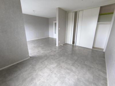 photo For rent Apartment PARAY-LE-MONIAL 71