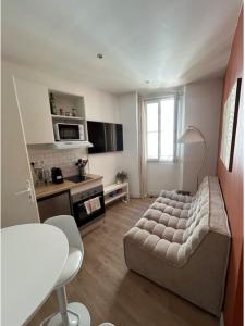 Location Appartement 2 pièces MARSEILLE-1ER-ARRONDISSEMENT 13001