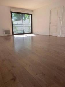 photo For rent Apartment SENS 89