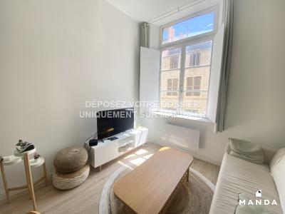 Location Appartement 4 pièces MARSEILLE-1ER-ARRONDISSEMENT 13001
