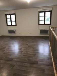 For rent Apartment VILLENEUVE-LA-GUYARD  89