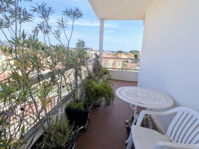 Vente Appartement 3 pièces SEYNE-SUR-MER 83500