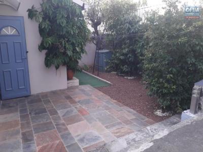 photo Rent for holidays House POSSESSION 974