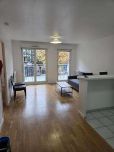 photo For rent Apartment ROMAINVILLE 93