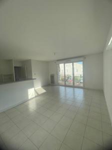 photo For rent Apartment CADAUJAC 33