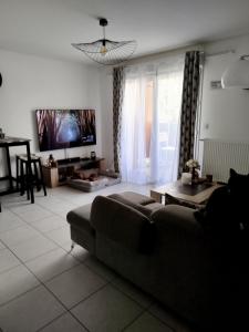 photo For rent Apartment LENTILLY 69