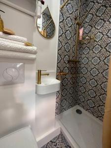 photo For rent Apartment PARIS-9EME-ARRONDISSEMENT 75