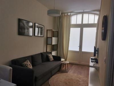 photo For rent Apartment BORDEAUX 33