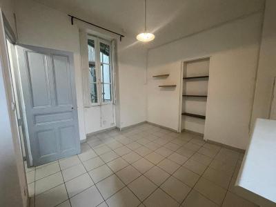 For rent Apartment NIMES 