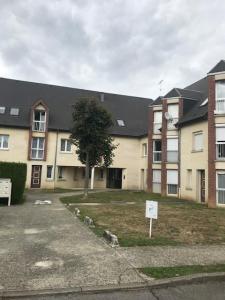 For rent Apartment CIRES-LES-MELLO  60
