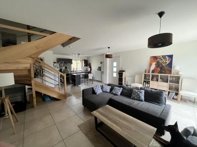 photo For rent House MESSIMY 69
