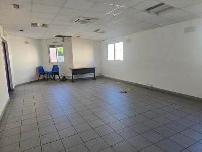 photo For rent Commercial office SAINT-JOSEPH 974