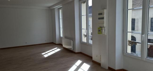 For rent Apartment TRIE-CHATEAU  60