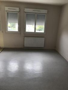 For rent Apartment COMMENTRY  03