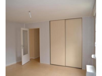 For rent Apartment COUCHES