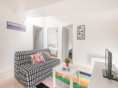 photo For rent Apartment BORDEAUX 33