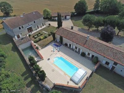 For sale Gite BLANZAY  86