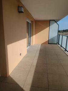 photo For rent Apartment SAUVIAN 34
