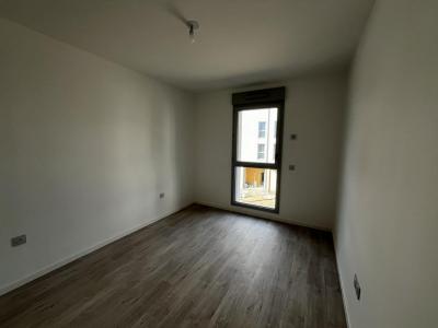 For rent Apartment AVRILLE