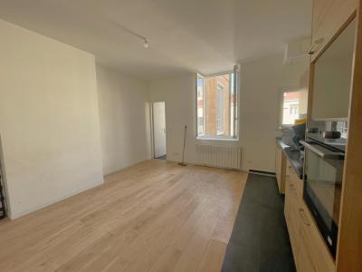 photo For rent Apartment LYON-7EME-ARRONDISSEMENT 69