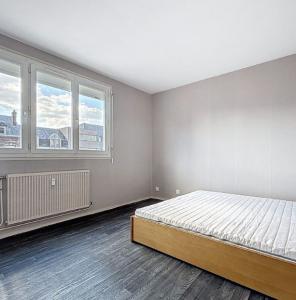 photo For rent Apartment SERRIS 77