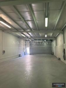Location Commerce CHAMBERY  73