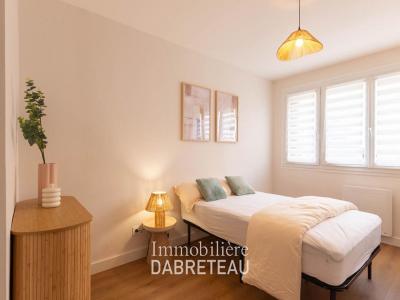 Location Appartement 8 pièces VILLEURBANNE 69100