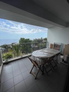 For rent Apartment AVIRONS