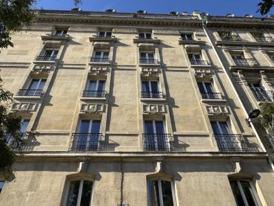 Location Appartement 4 pièces PARIS-17EME-ARRONDISSEMENT 75017