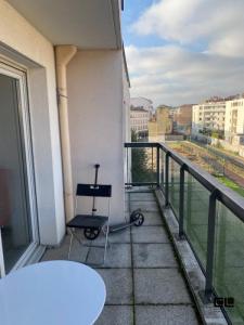 photo For rent Apartment LYON-3EME-ARRONDISSEMENT 69