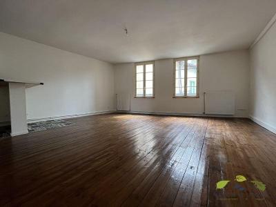 Location Appartement SAINT-LEONARD-DE-NOBLAT 