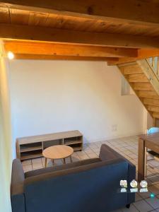 Location Appartement PIGNANS  83