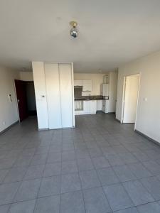 photo For rent Apartment VENISSIEUX 69