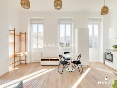 Location Appartement 2 pièces MARSEILLE-5EME-ARRONDISSEMENT 13005