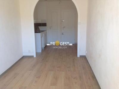 Location Appartement 2 pièces ROQUEVAIRE 13360