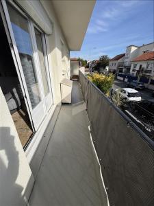 photo For rent Apartment HAY-LES-ROSES 94