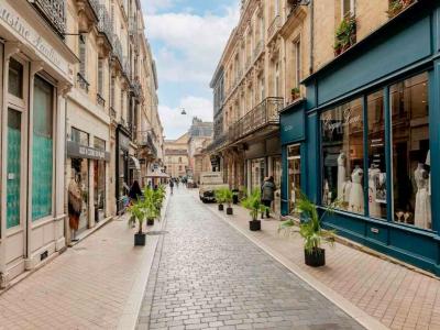 photo For rent Apartment BORDEAUX 33