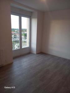 Location Appartement 2 pièces ROZIER-EN-DONZY 42810