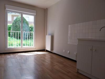 For rent Apartment VILLENEUVE-SUR-YONNE