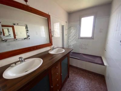 For sale House HUISSERIE EXTERIEUR