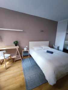 photo For rent Apartment PARIS-18EME-ARRONDISSEMENT 75