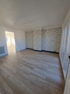 Location Appartement 4 pices SAINT-GENEST-LERPT 42530