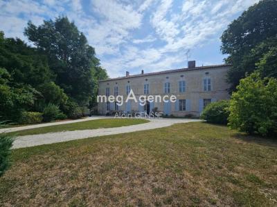 Vente Maison 10 pièces SURGERES 17700