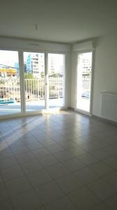Location Appartement 4 pièces BORDEAUX 33300