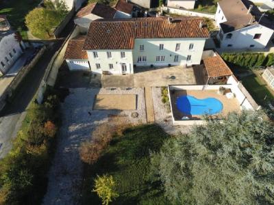 Vente Maison 9 pices AIGRE 16140