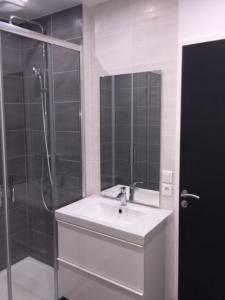 Location Appartement 2 pièces COURBEVOIE 92400