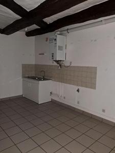 Location Appartement SAVIGNE-SUR-LATHAN  37