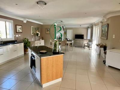 For sale House TAVERNES