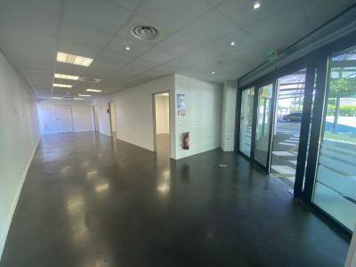 photo For rent Commercial office LIBOURNE 33