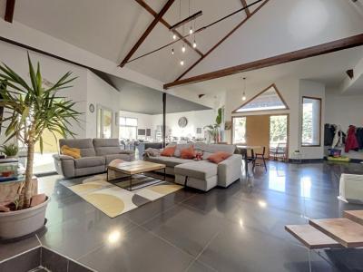 Vente Maison 9 pi�ces CHAMBOST-LONGESSAIGNE 69770